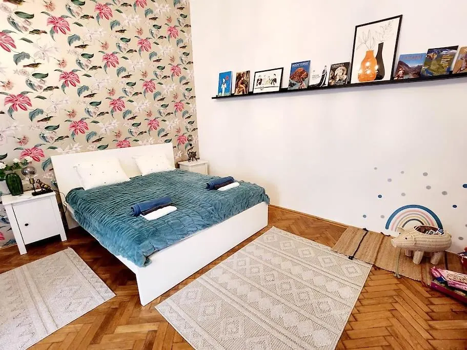 Travelers Award Winning Place In The Heart Of Budapest Apartment Kamilla
